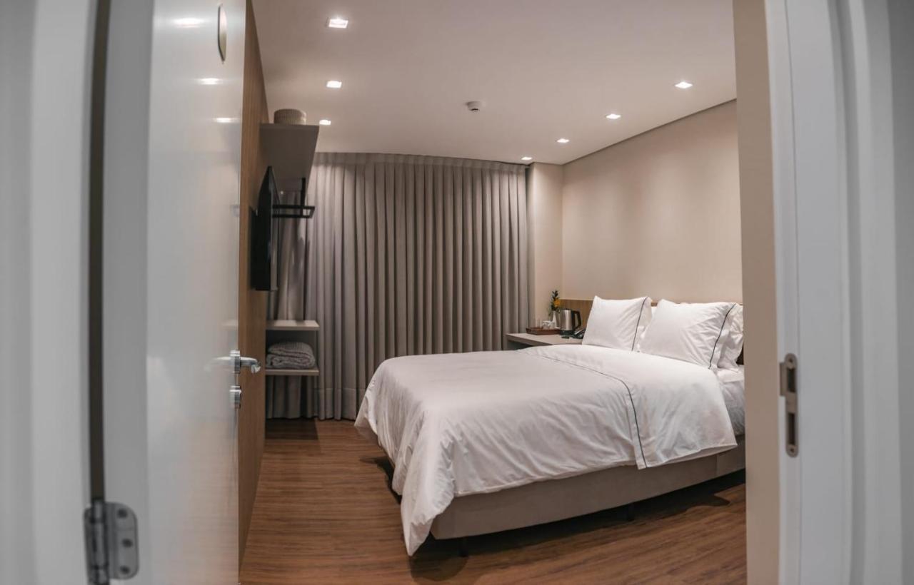 Village Du Lac Hotel 波梅罗迪 外观 照片
